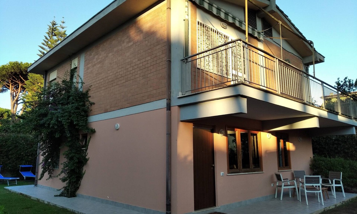 Lavinio Lido di Enea Villa | Single/Double-family villa
