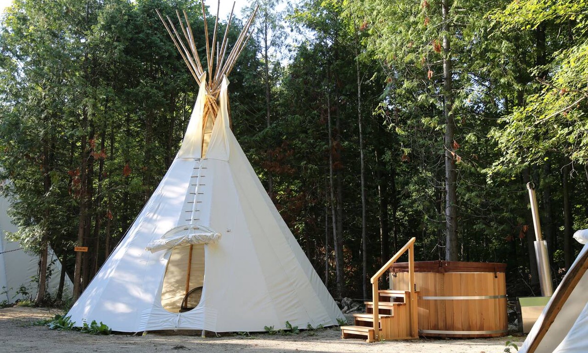 Markdale RV Rental | Sitting Bull, Tipi for group of 6