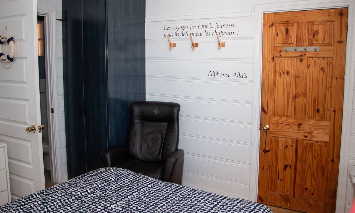 Rimouski Ski Chalet | Small rustic and charming chalet, perfect for a weekend with a lover or family.