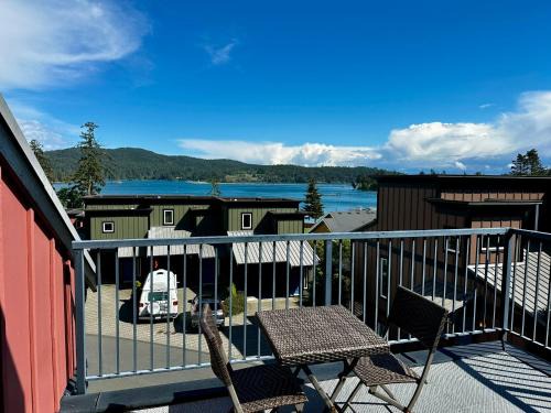 Sooke House | Sooke Harbour Townhouse - Waterfront 2-Bed Rental