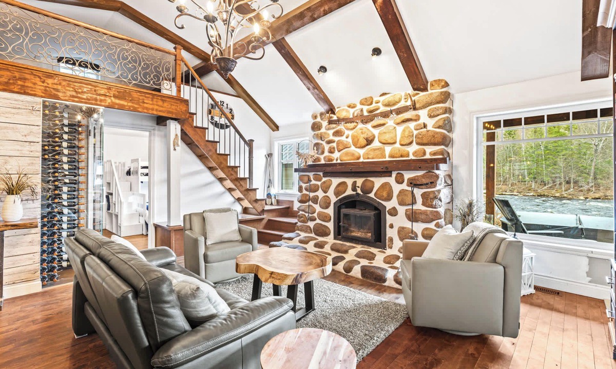 Saint-Brigitte-de-Laval Ski Chalet | Spa & Comfort by the River | Le Riverain