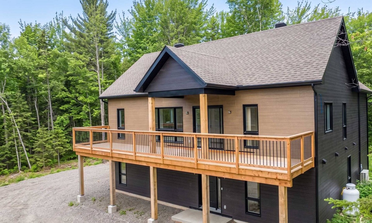Argenteuil Regional County Municipality Ski Chalet | Spa, Pool Table & Comfort | Chalet le Barista