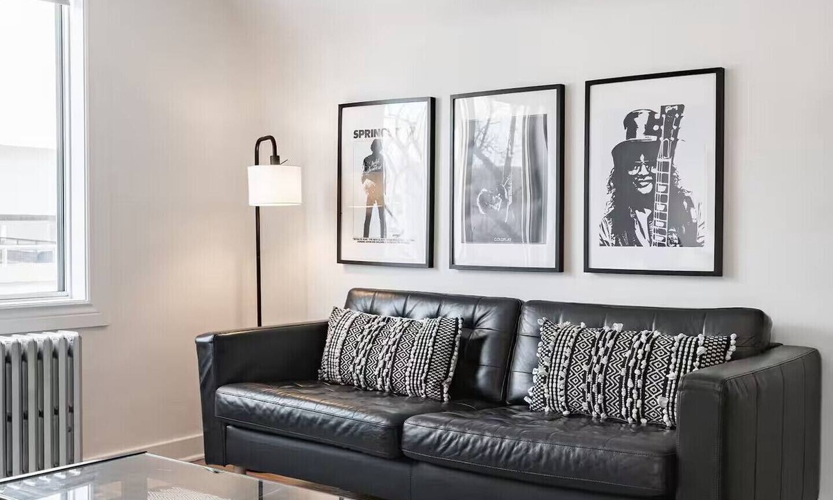 Winnipeg Apartment | Spacious 1 Bed/1 Bath near HSC and Downtown *Sleeps 4 and Free Parking