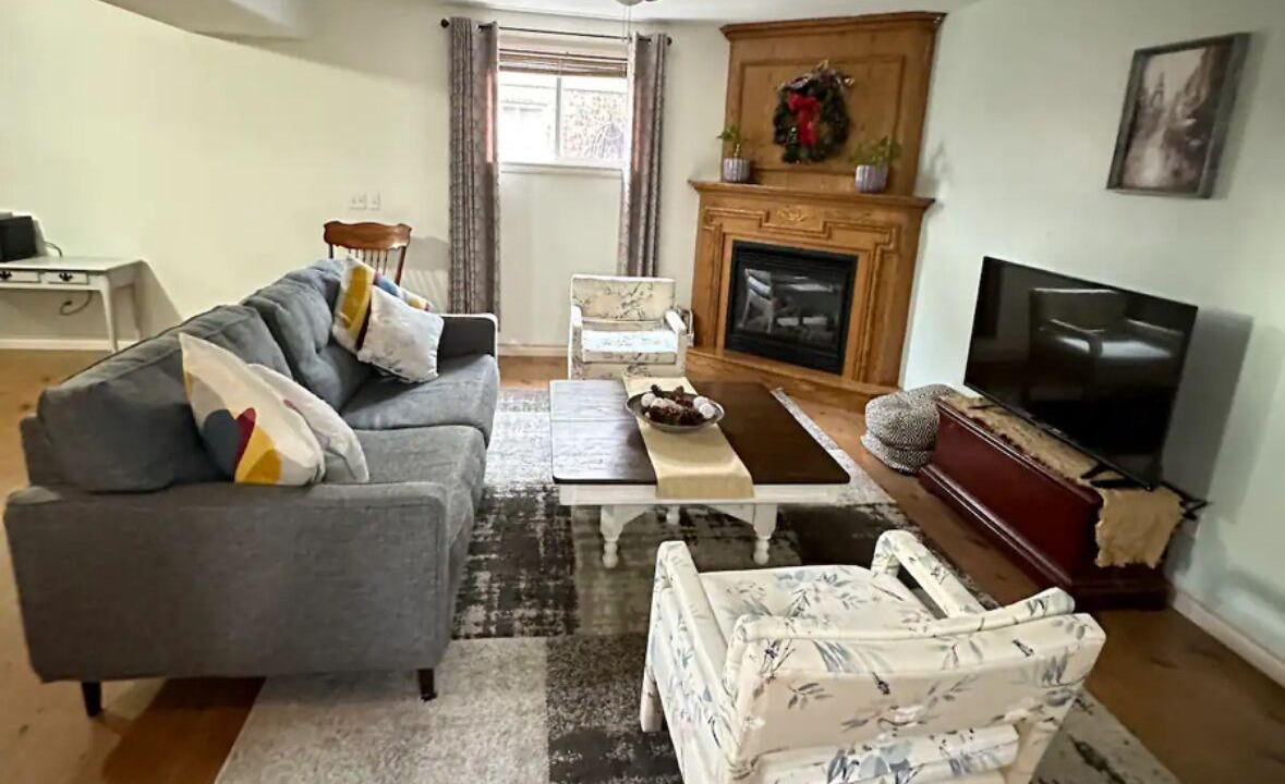 Lakeshore House | Spacious 1Bed 1Bath Guest Suit unit