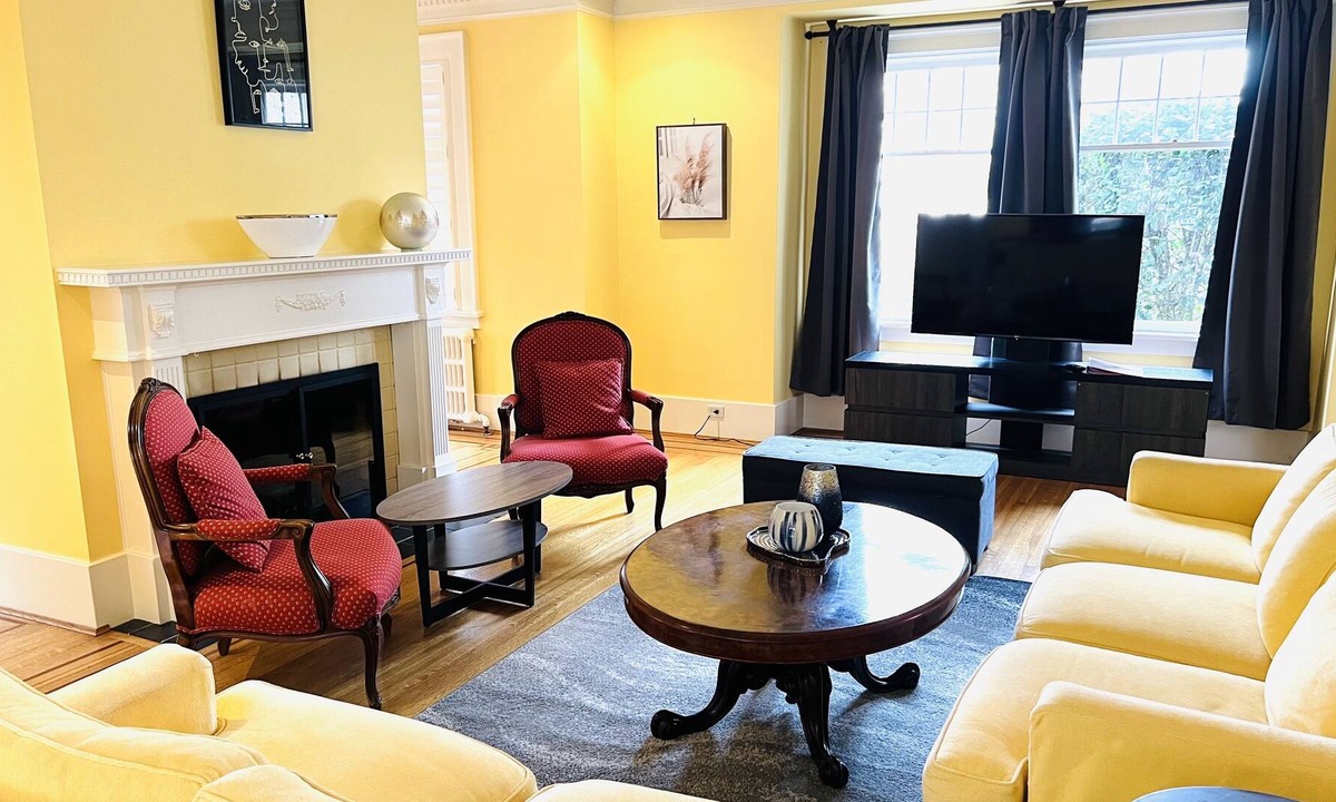 Shaughnessy House | Spacious 4.5 Bedrooms Vacation House in Central Vancouver