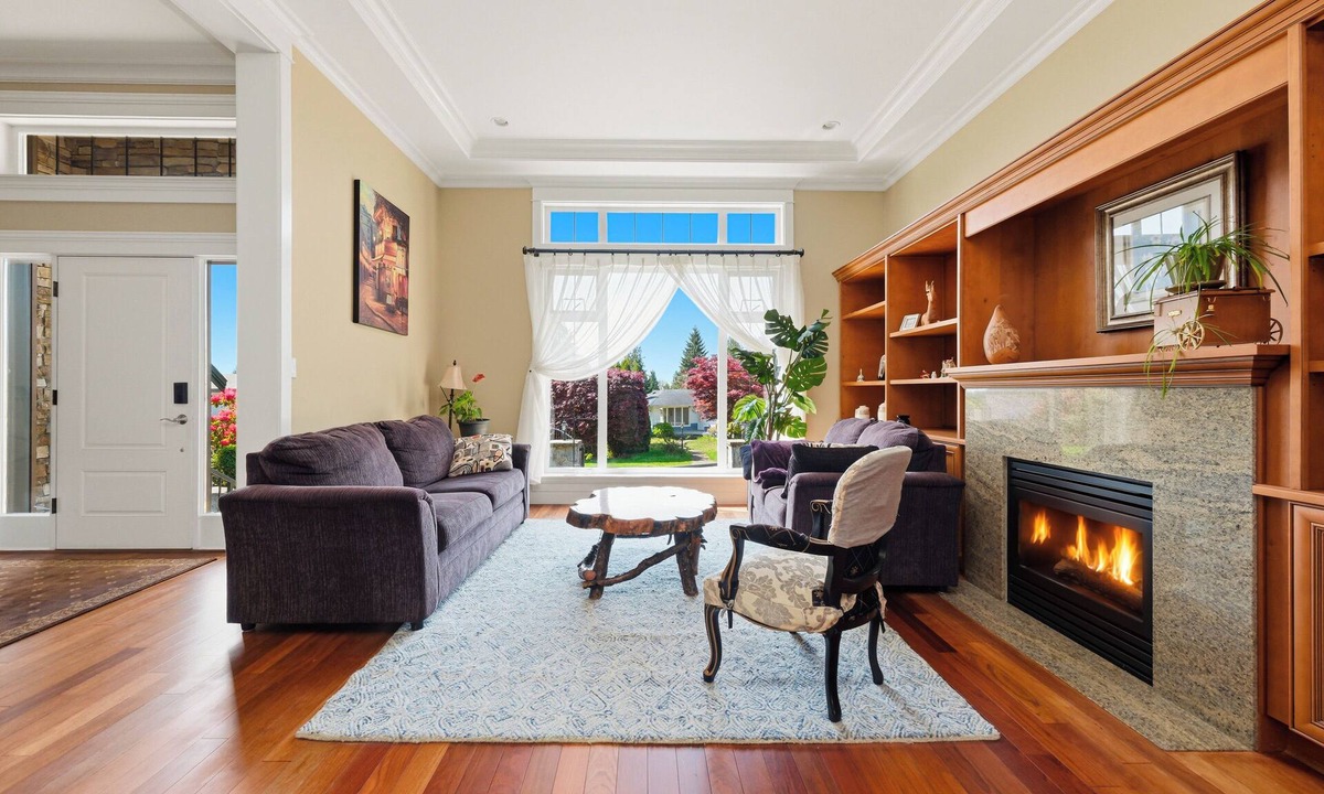 District of North Vancouver House | Spacious 4-bedroom house in delightful North Vancouver with AC