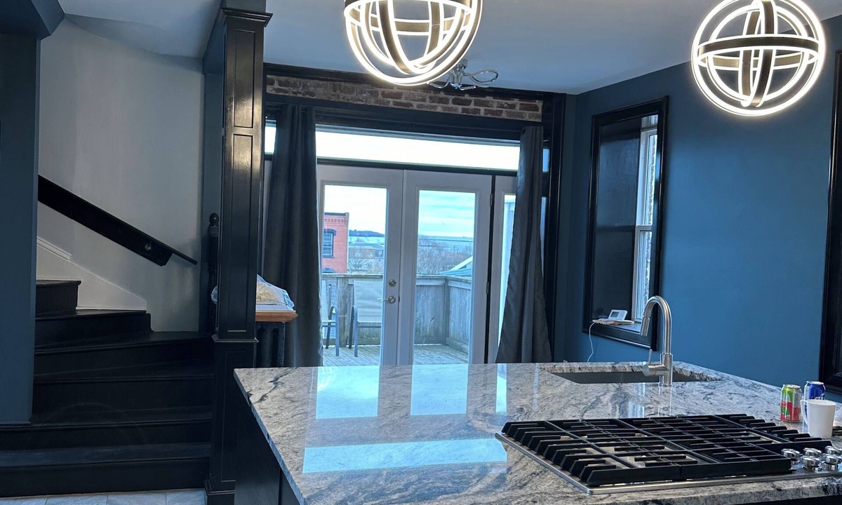 Saint John House | Spacious 6-bedroom house in marvelous Saint John with WiFi