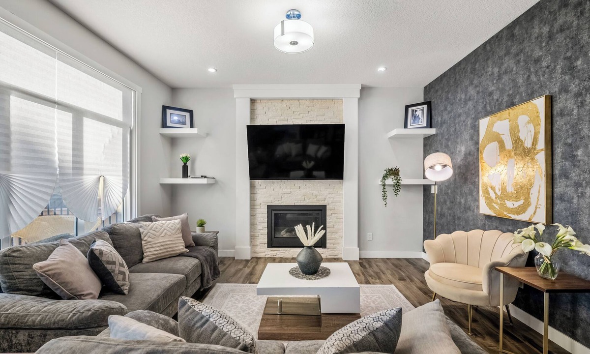 Southeast Calgary House | Spacious 8 Bedroom Family Retreat