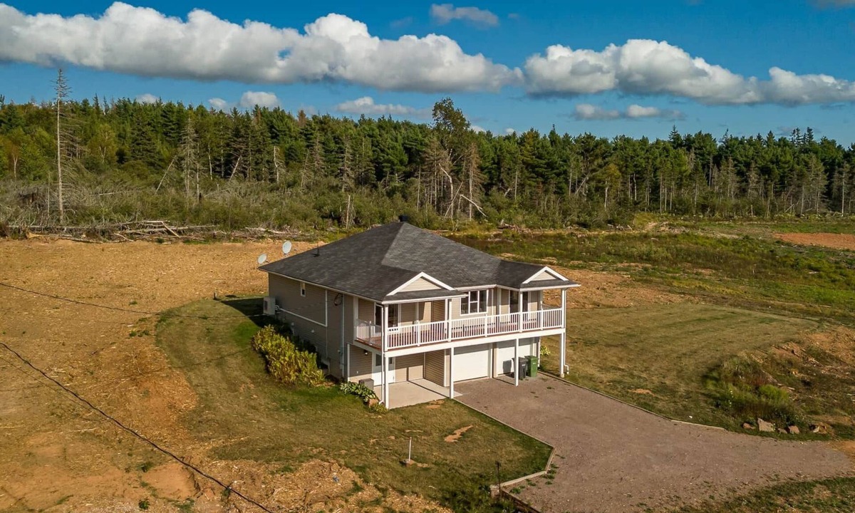 Charlotte's Shore House | Spacious Breadalbane Retreat with Cozy Interiors and Central PEI Location