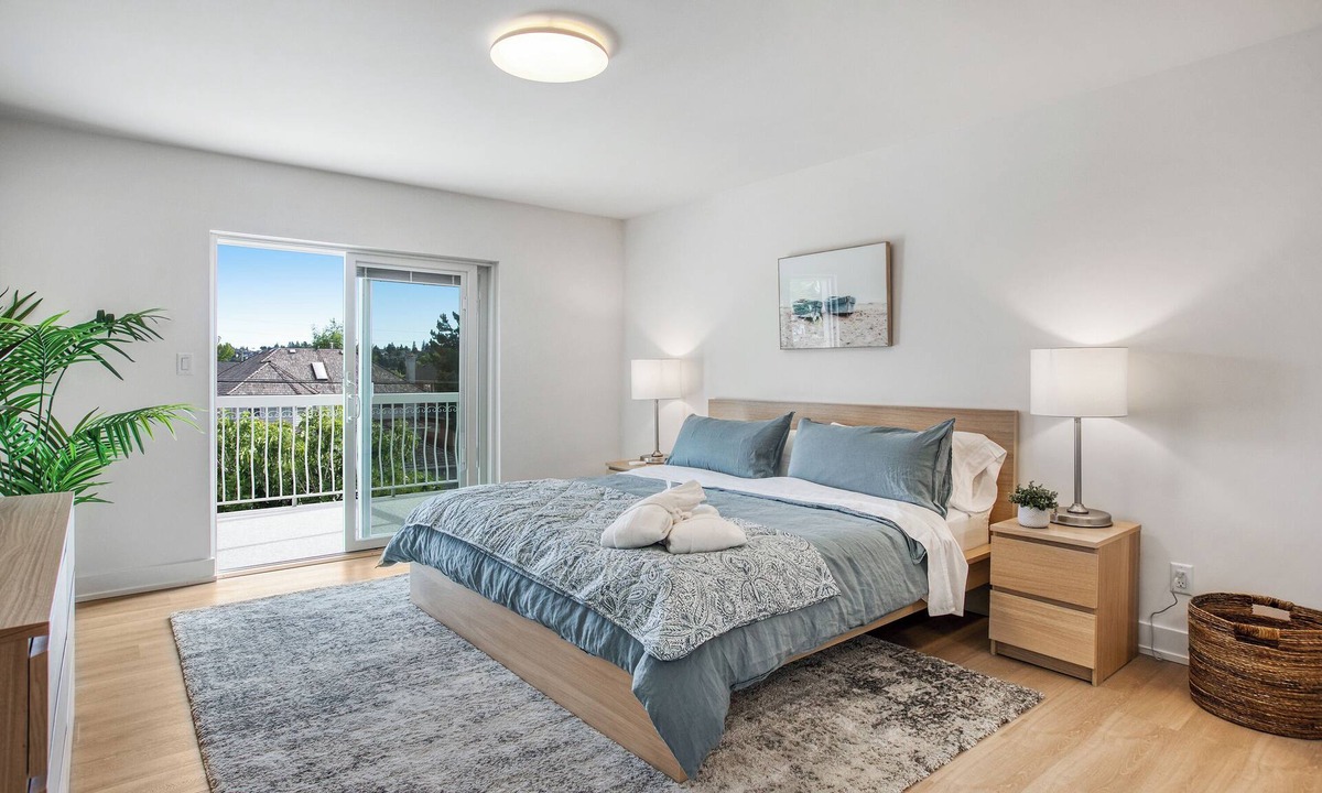 Arbutus Ridge House | Spacious & Bright 3BR + 3BTH near UBC (direct road!) & Downtown