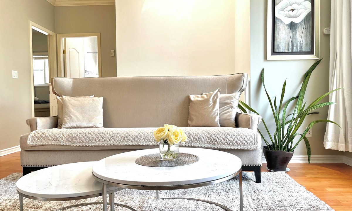 Marpole House | Spacious + Bright Unit in Central Vancouver Close to YVR and Downtown w/AC
