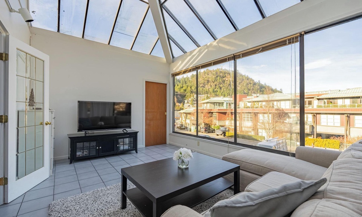 Horseshoe Bay Apartment | Spacious Unit In The Heart of Horseshoe Bay