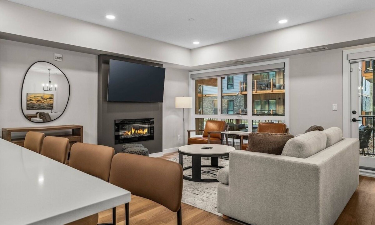 Dead Man's Flats Condo | Sparrowhawk Family Retreat with Bunkbeds, Sleeps 8
