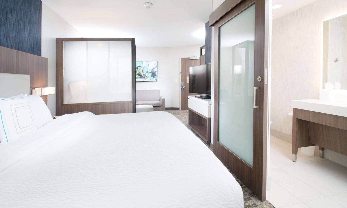 Westover Hotel | SpringHill Suites by Marriott Fayetteville Fort Bragg