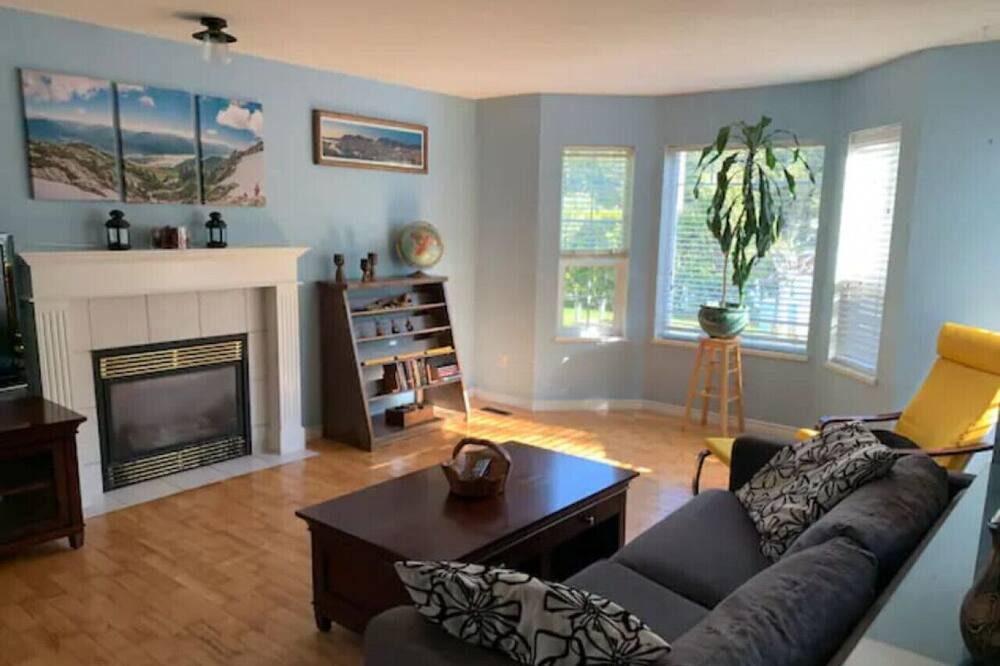 Squamish House | "Squamish Basecamp: Cozy 2BR Oasis