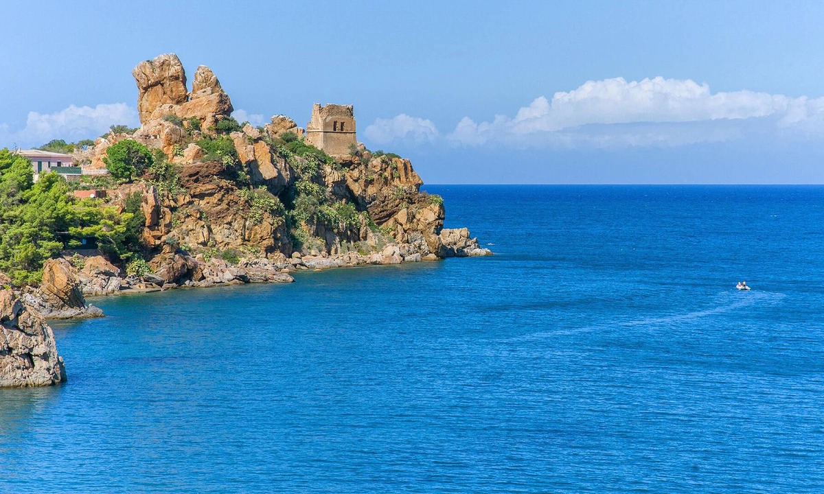 Collesano Apartment | Stately furnished vacation apartment in northern Sicily.