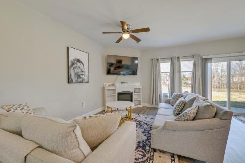 Harrisburg House | Stay & Play: Spacious Concord Townhome Near Uptown