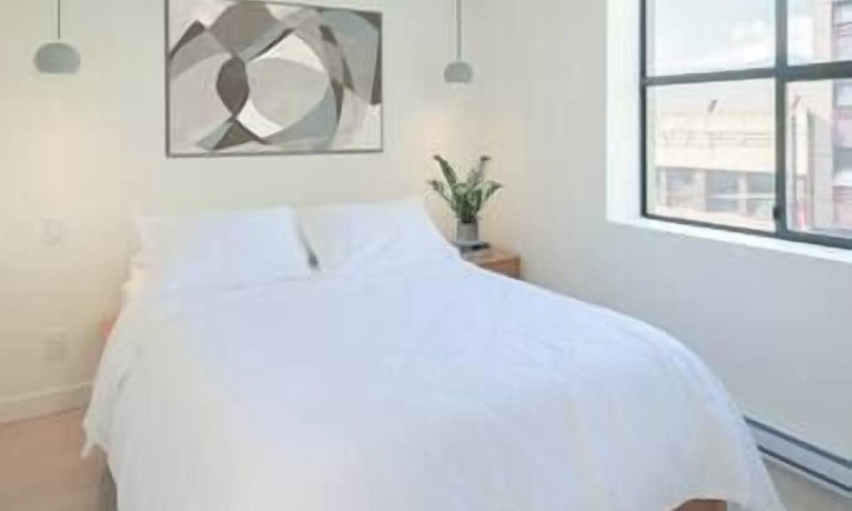 Downtown Eastside Apartment | Staycation in New 1-Bedroom Condo, Japantown
