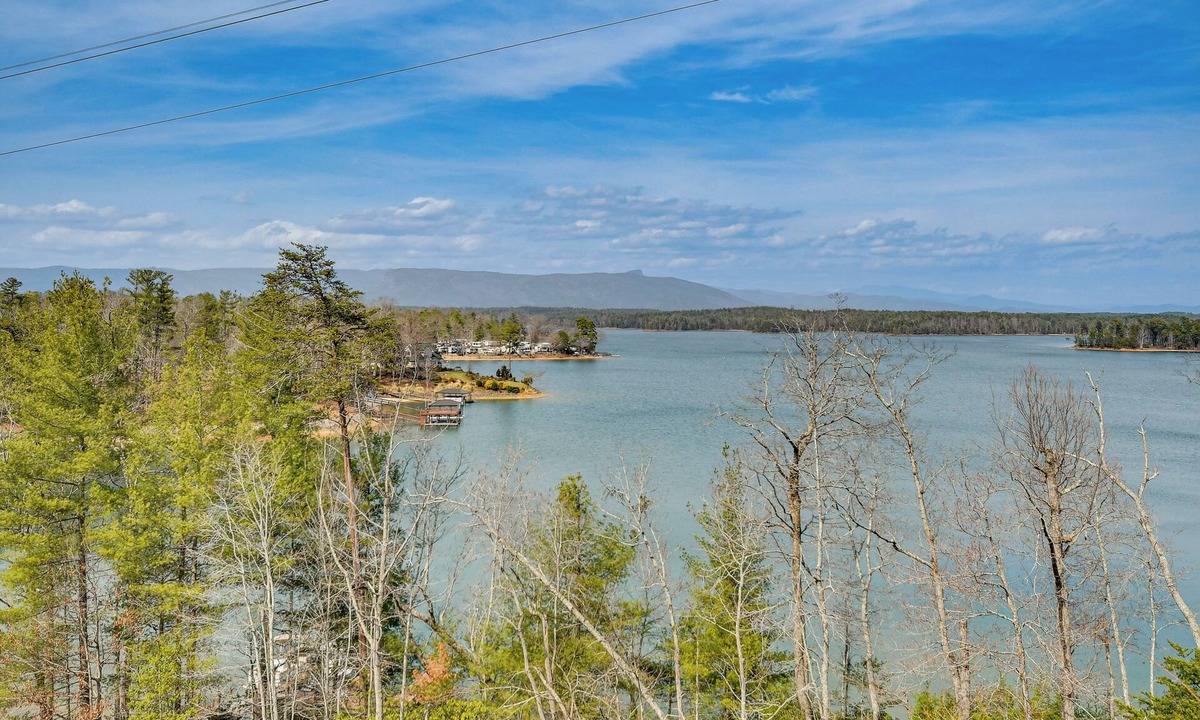 Morganton House | Steps to Private Beach! Family Home on Lake James