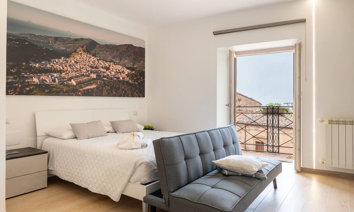 Mistretta Apartment | Studio 3 with View, Wi-Fi and Air Conditioning