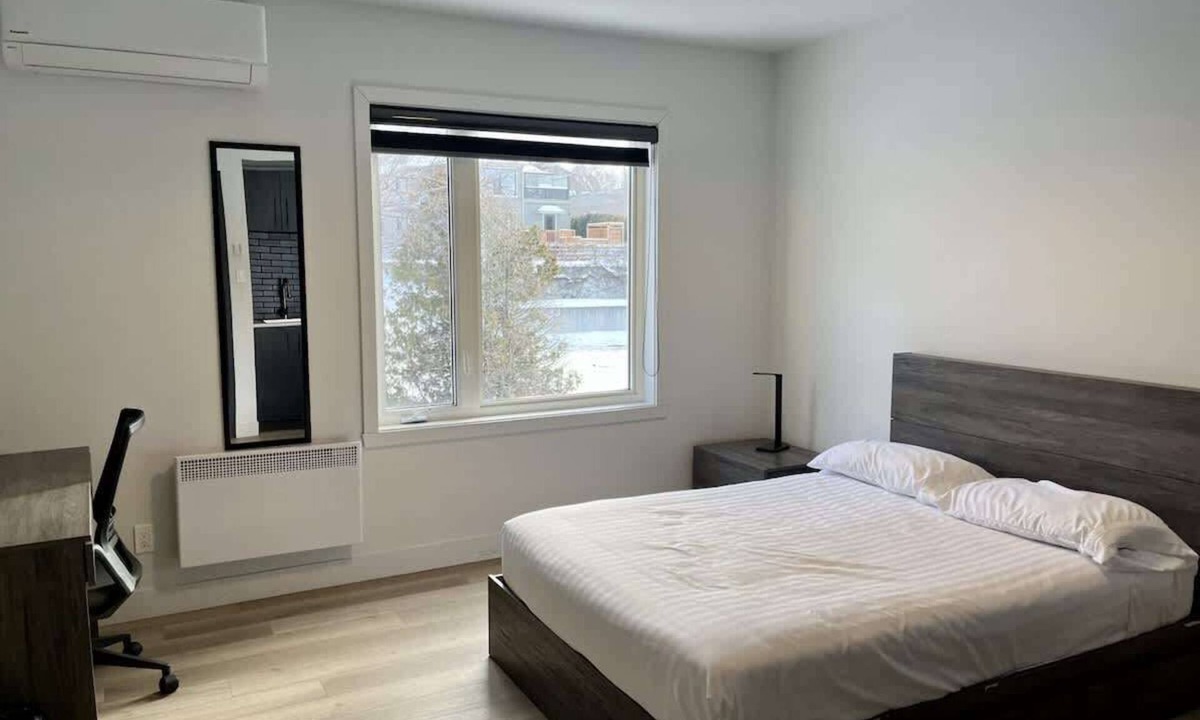 Riviere-du-Loup Regional County Municipality Apartment | Studio avec Vue Cour-211