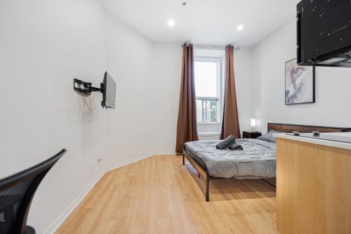 Montreal Apartment | Studio with Parking