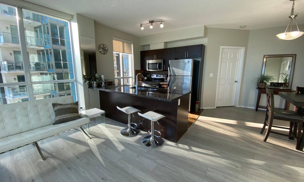 East Village Condo | Stunning Riverfront Condo in East Village - Amazing Views!