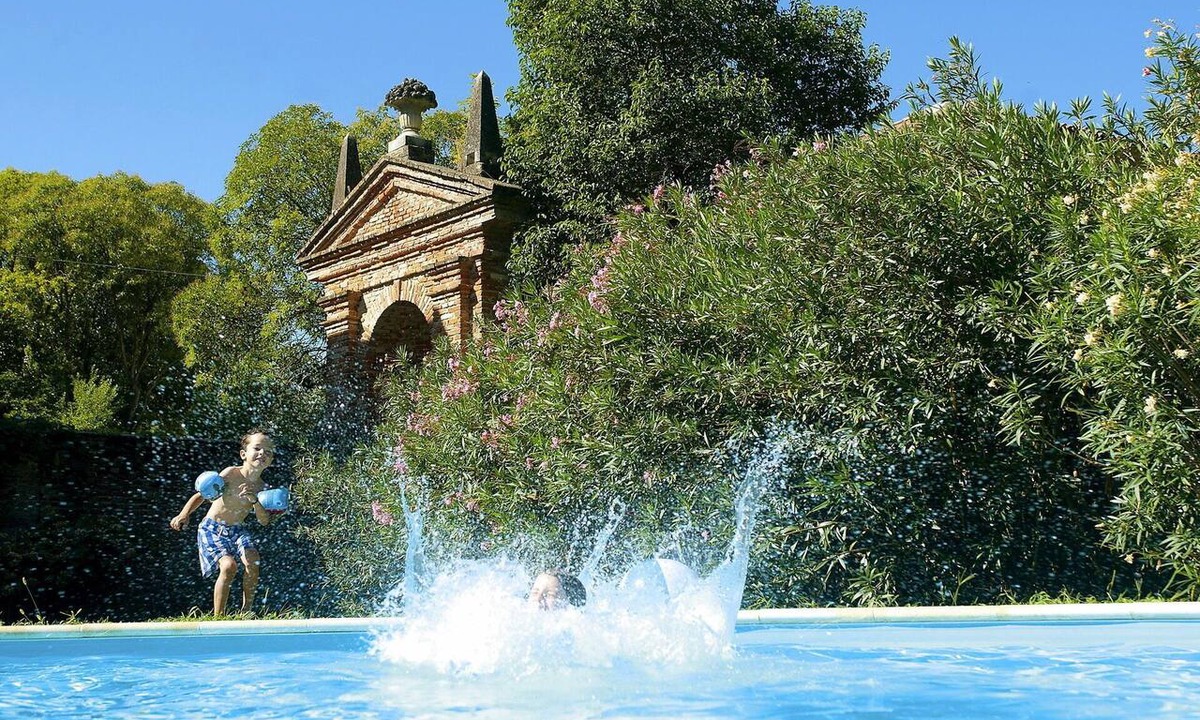 Piombino Dese Villa | Stunning villa for 8 guests with A/C, WIFI, private pool, TV and patio