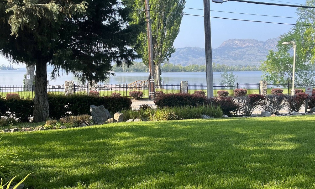 Osoyoos Hotel | SUMMER FUN For the entire family! Snowbird special now available