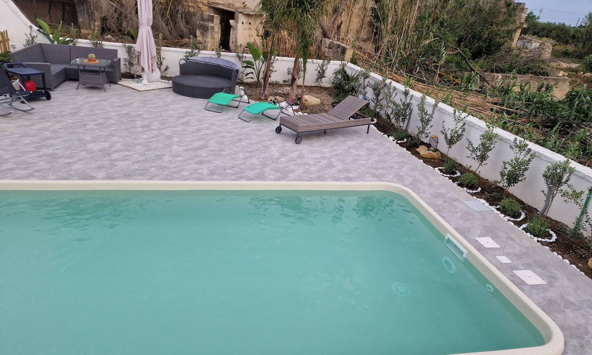 Parrinello Apartment | Swimming pool, kitesurfing, adjacent accommodations