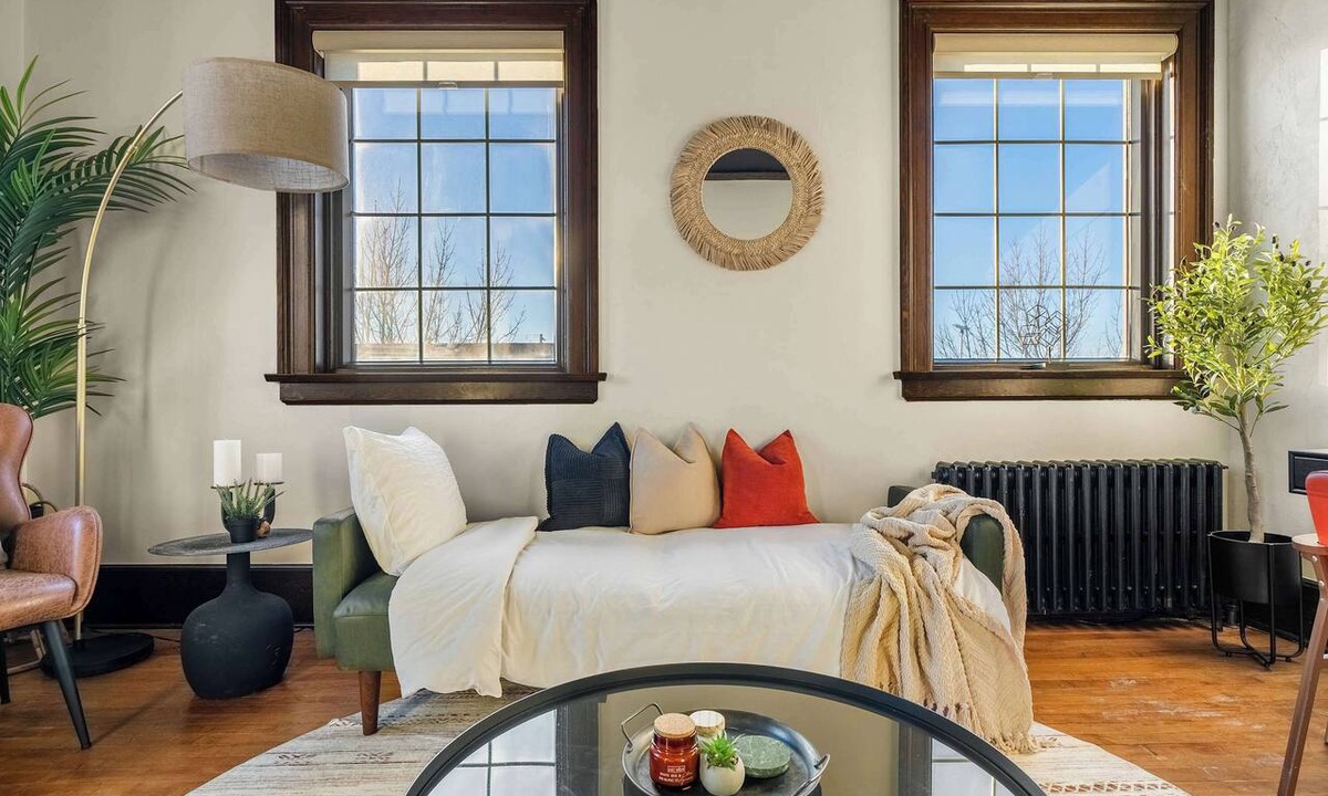 Drumheller Apartment | The Accountant | Sleeps 2 Guests | DT Drumheller |
