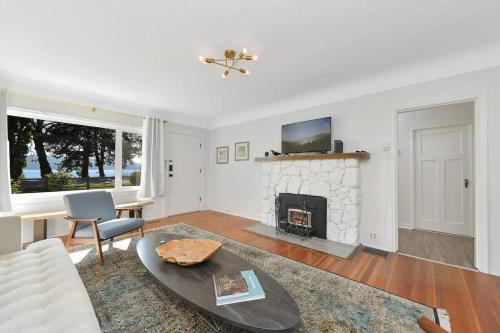 North Saanich House | The Bayside Cottage by EMR Vacation Rentals