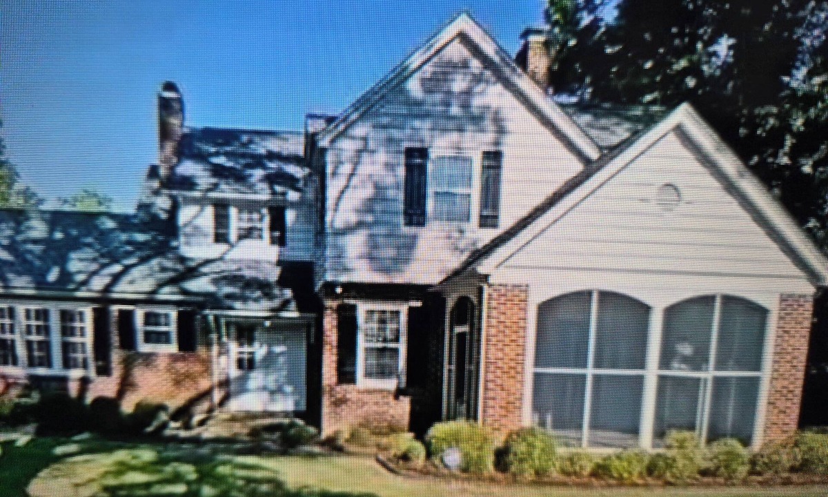 Sumter House | The Cedar Sanctuary, centrally located in the heart of Sumter.