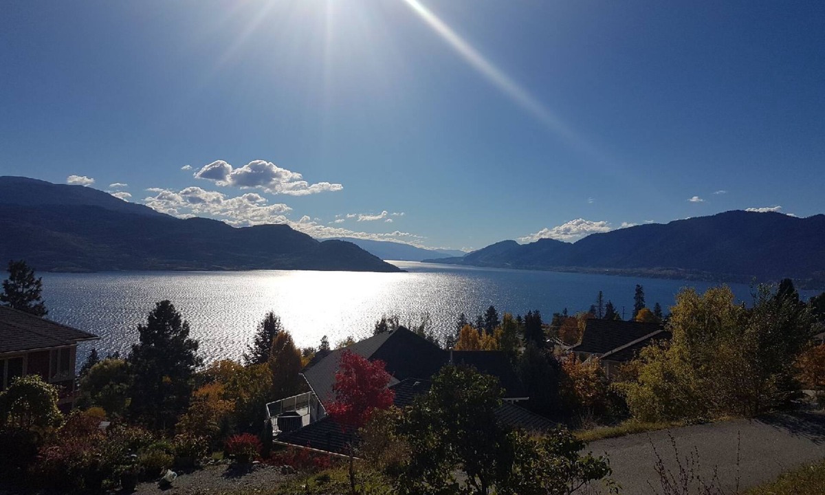 Central Okanagan Bed & Breakfast | The Chirping Cricket Bed & Breakfast