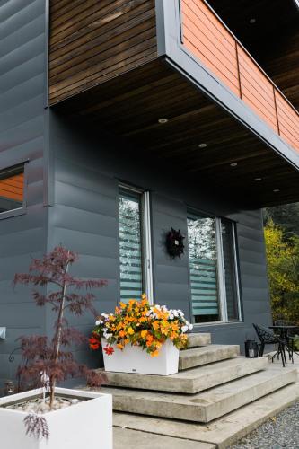 Duncan Apartment | The Cube Cow Bay Suite