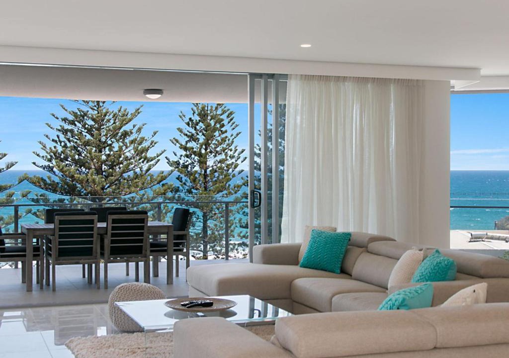 Coolangatta Apartment | The Garland Unit 702 Beachfront Apartment in Rainbow Bay Coolangatta