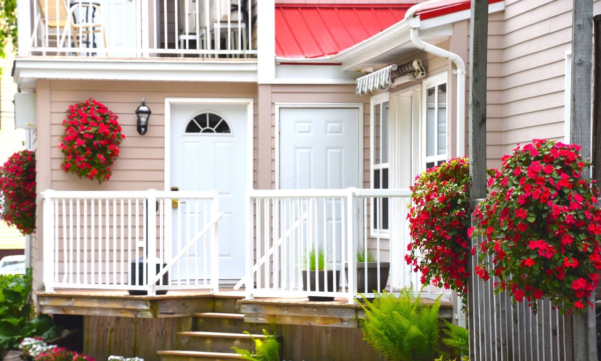 Queens Square Bed & Breakfast | The Harbour House