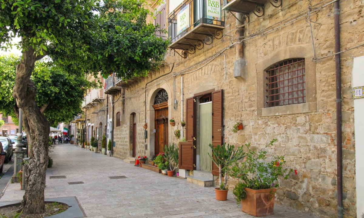Santo Stefano di Camastra Apartment | THE PALACE B&B and Apartments- Luxury Apartment