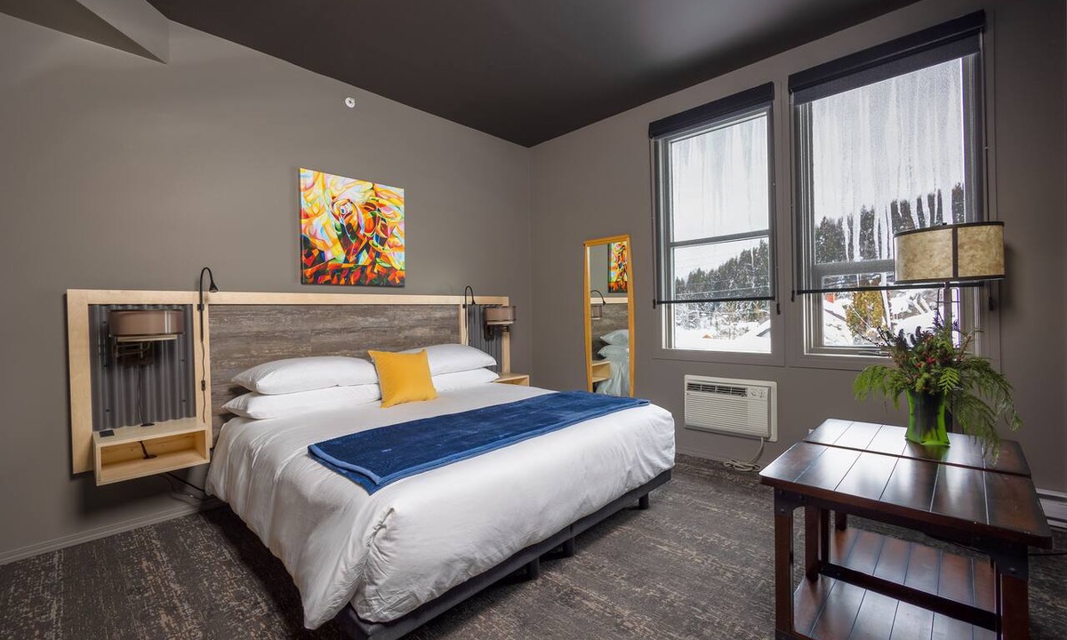 East Kootenay Hotel | The Larix Hotel