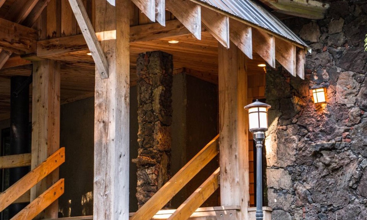 Terrace Cabin | The Lodge at Skeena Landing