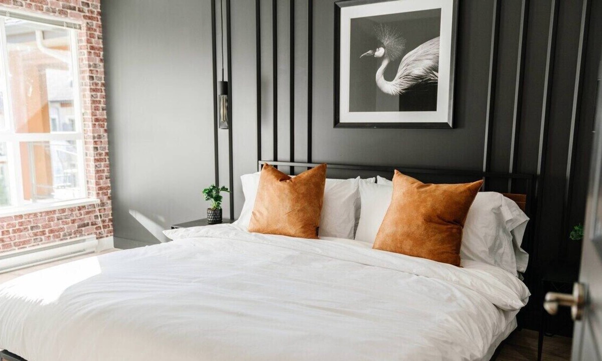North End Condo | The Manhattan - Downtown