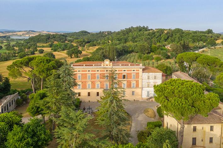 Chiusi Apartment | The Medici suite from 1735 with private Jacuzzi