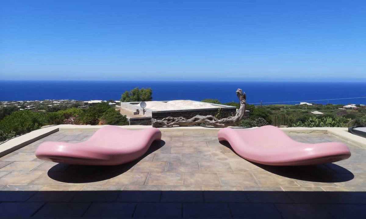 Pantelleria House | The Selfish Carob: dammuso Calypso