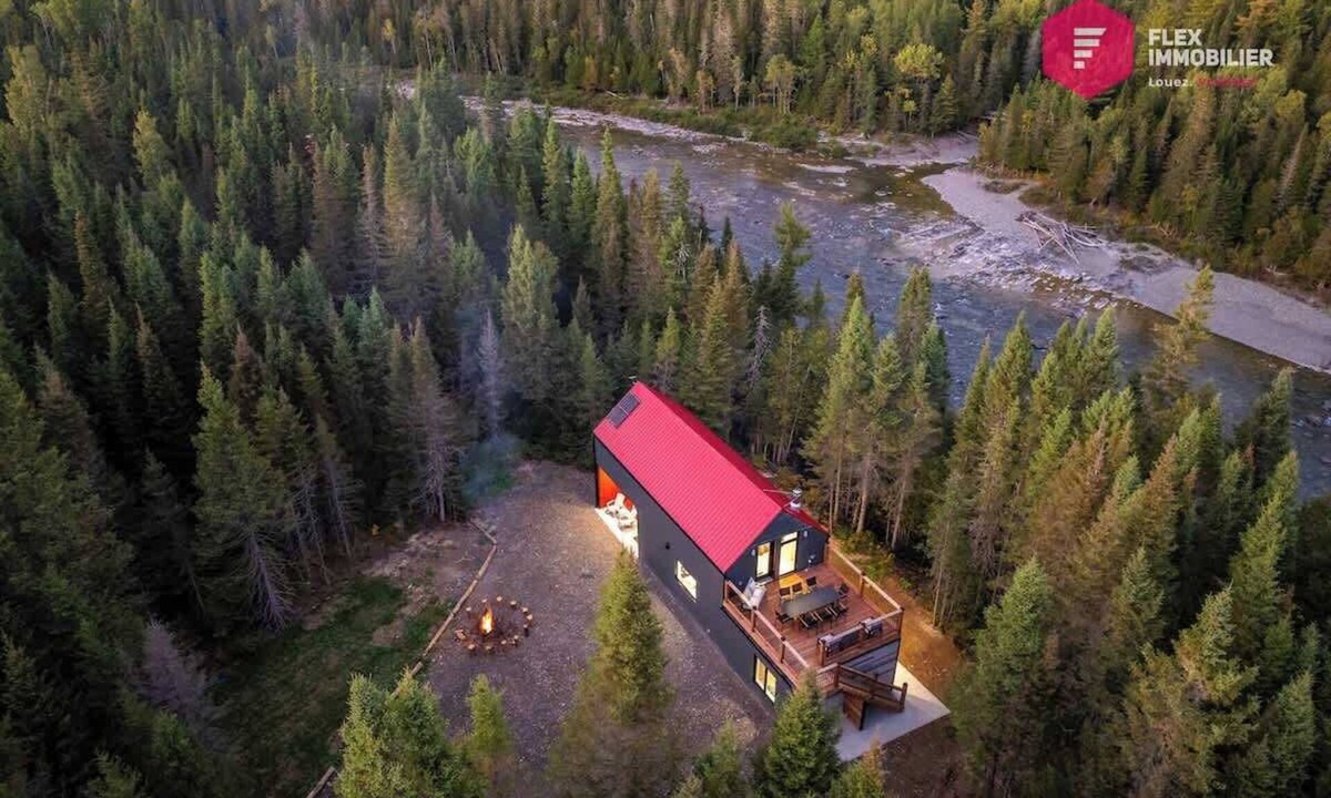 Bonaventure Regional County Municipality House | The Singing Salmon of Bonaventure - A wild escape