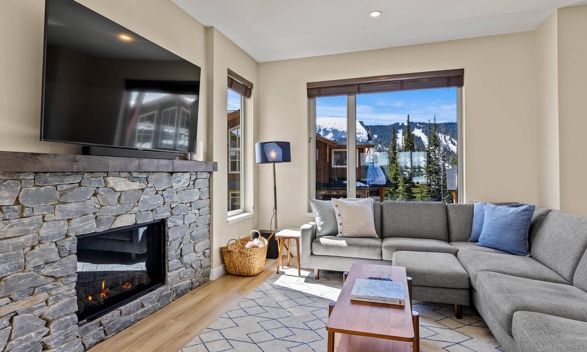 Sun Peaks House | THE SOLSTICE LODGE at ALTITUDE #21