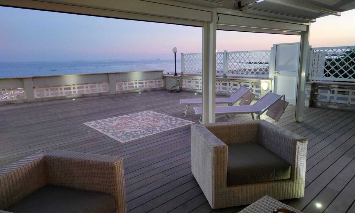 Nettuno Apartment | The terrace by the sea