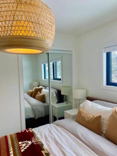 Golden Apartment | The White House