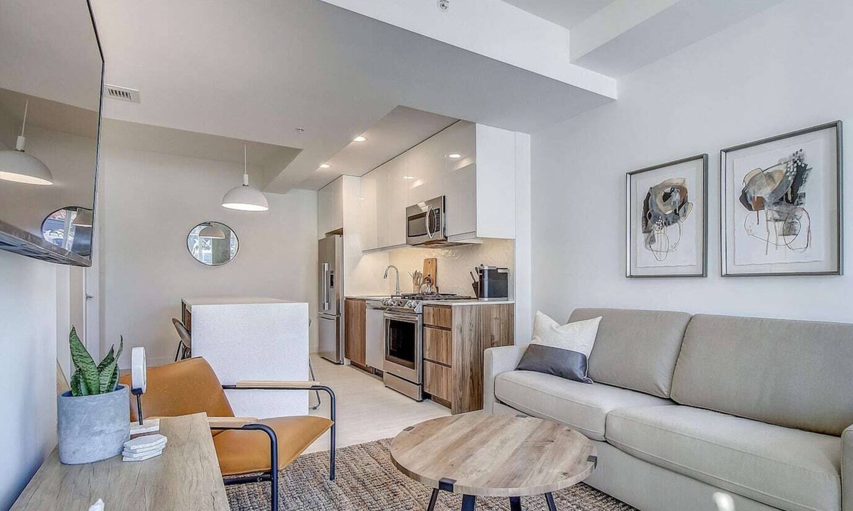 Hillhurst Condo | Timeless & Contemporary Condo in Kensington with Large Patio