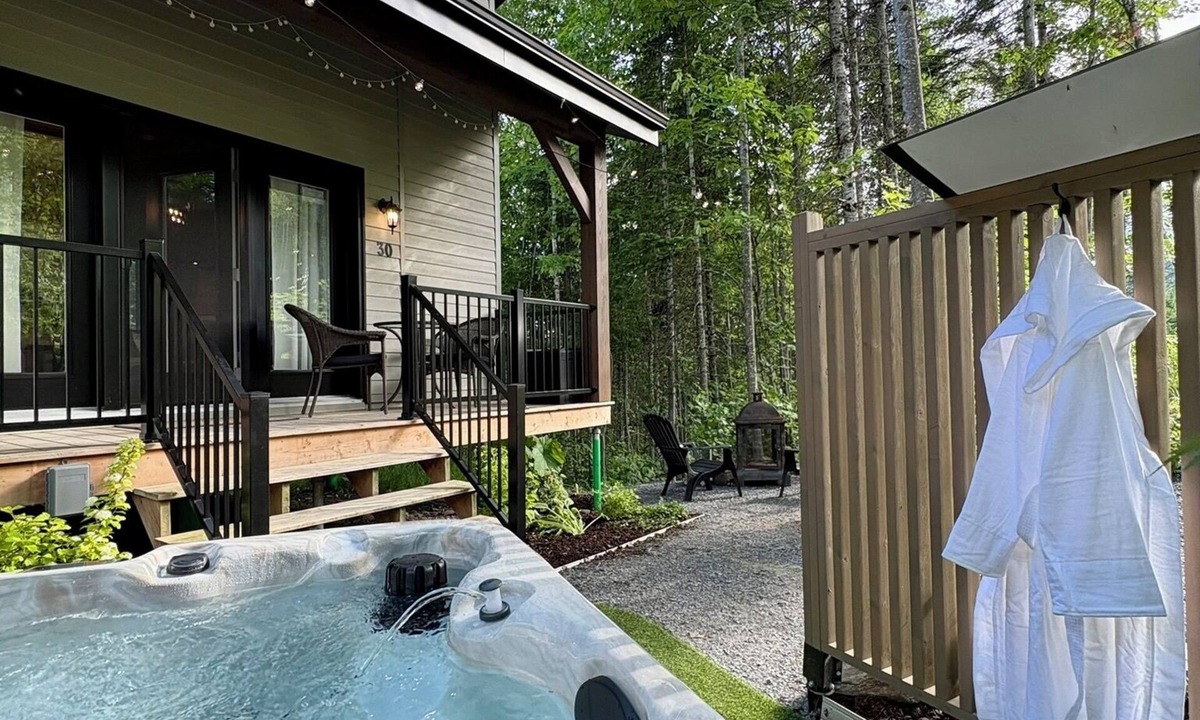 Adstock House | Tiny cottage for 2 -SPA & outdoor -Le EVA