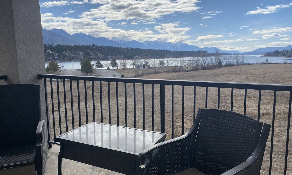 Invermere Condo | Top floor condo on Lake Windermere with spectacular lake and Mountain View’s